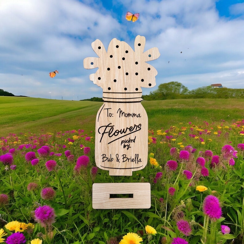 🌸 Personalized Wooden Flower Vase – Flowers Picked Just for Mom