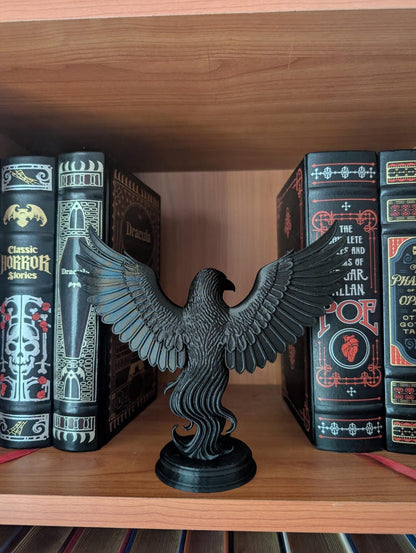 🖤 Black Raven Statue on Plinth – Outstretched Wings Gothic Decor&nbsp;