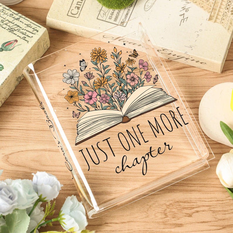 📖 Personalized Acrylic Book Vase – Custom Name Gift for Book Lovers