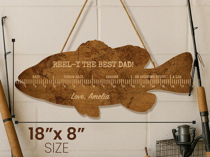 Personalized Fishing Ruler Sign for Dad or Grandpa – “We Hooked the Best!”
