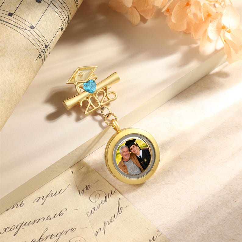 🎓 Personalized Graduation Lapel Pin with Photo & Birthstone – Custom Graduation Cap Memorial Brooch