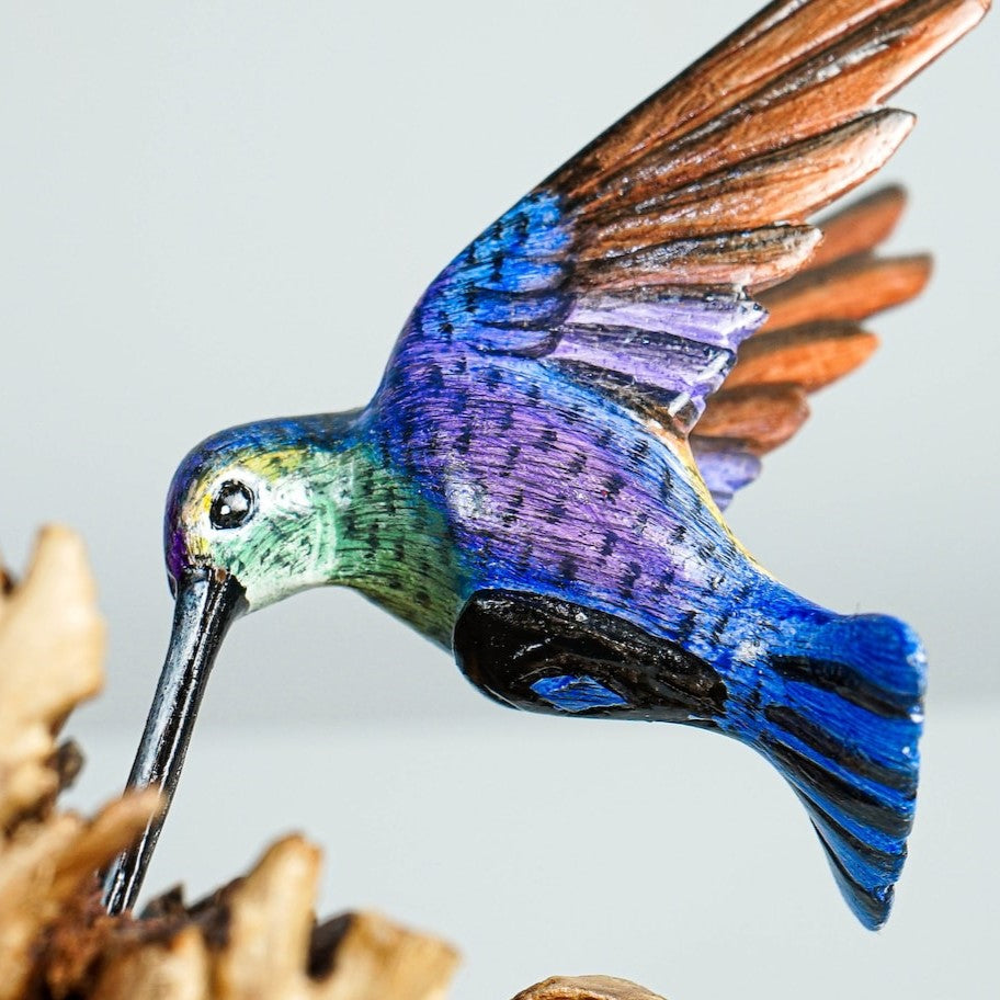🕊️ Handcrafted Wooden Hummingbird Figurine