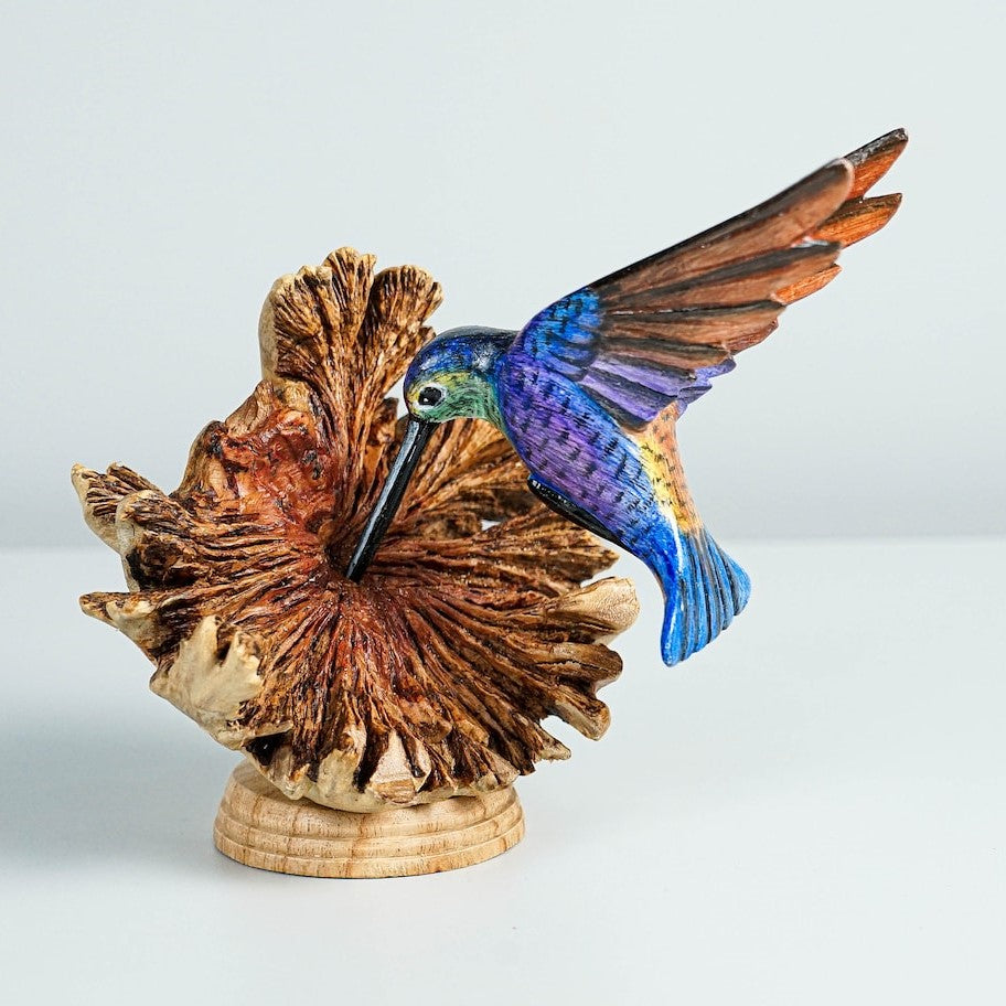 🕊️ Handcrafted Wooden Hummingbird Figurine