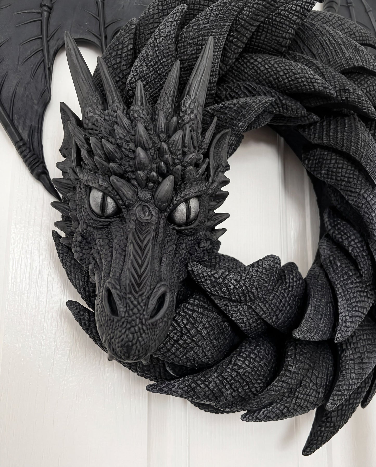 🐉 Handmade Dragon Wreath – A Masterpiece of Dark Fantasy
