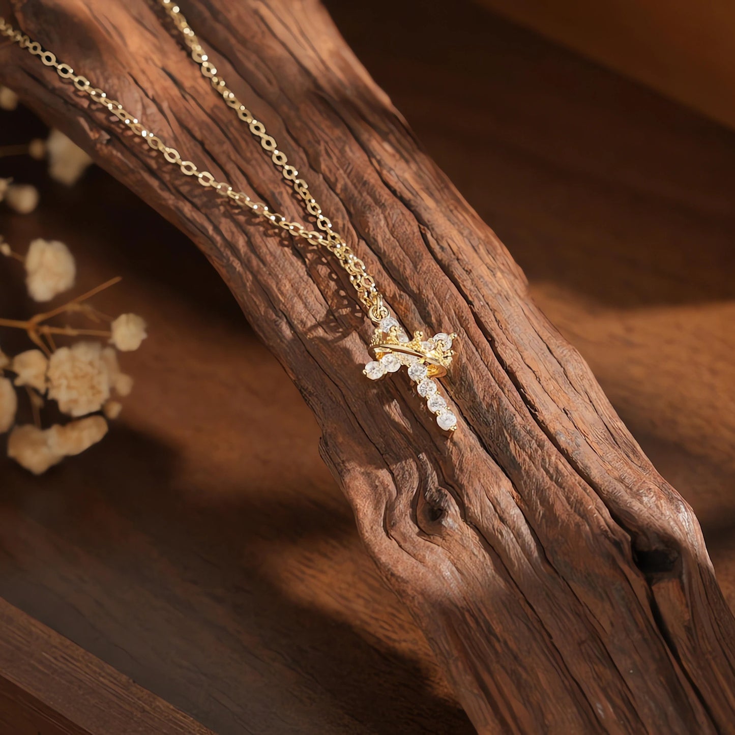 👑Crowned Cross Crystal Necklace