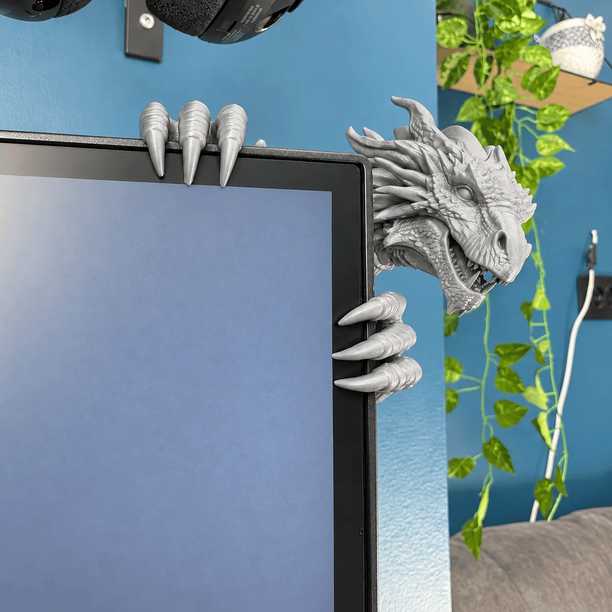 🐉🖥️Dragon Monitor Buddy – Fantasy Dragon Screen Companion