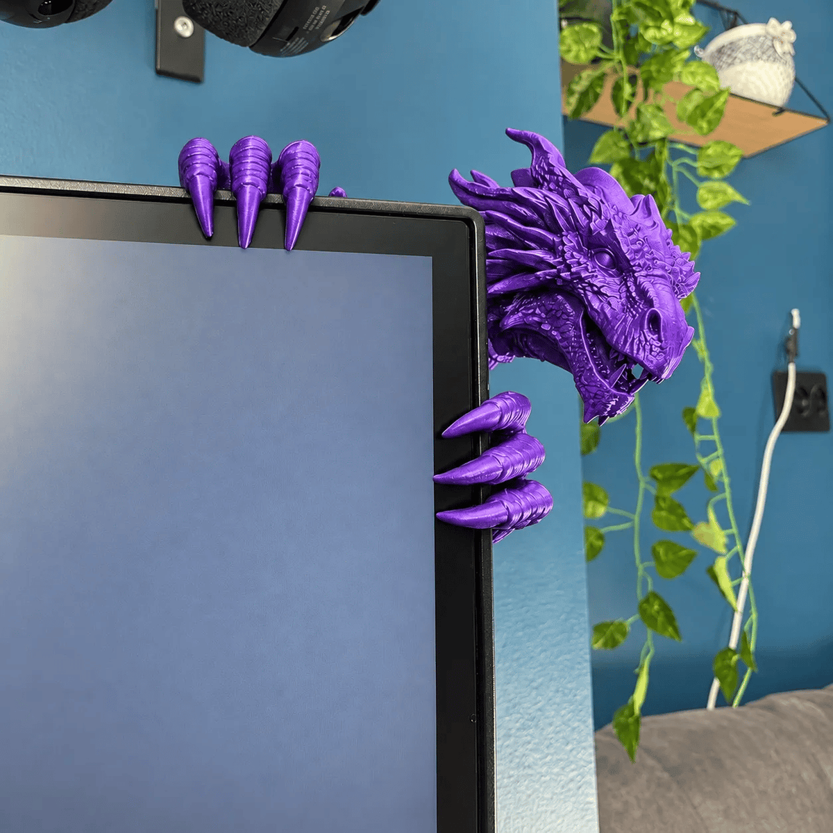 🐉🖥️Dragon Monitor Buddy – Fantasy Dragon Screen Companion