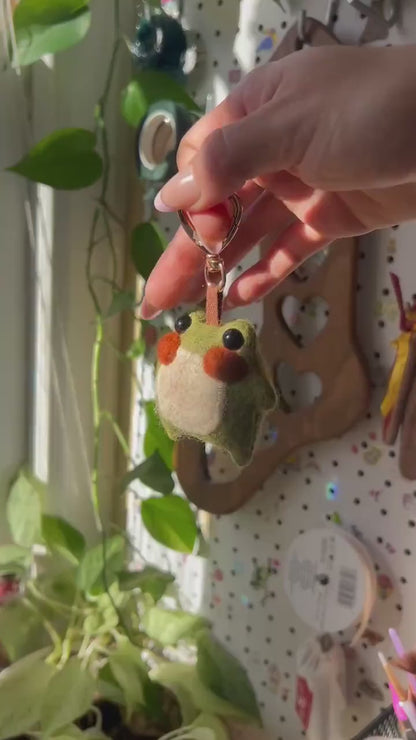 ✨🐸 Twig the Pocket Frog Keychain – Your Tiny Travel Companion 🐸